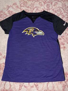 Women’s Medium Nike Baltimore Ravens Sideline Velocity Dri-FIT V-Neck